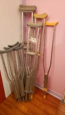 Aluminum Adjustable Crutches