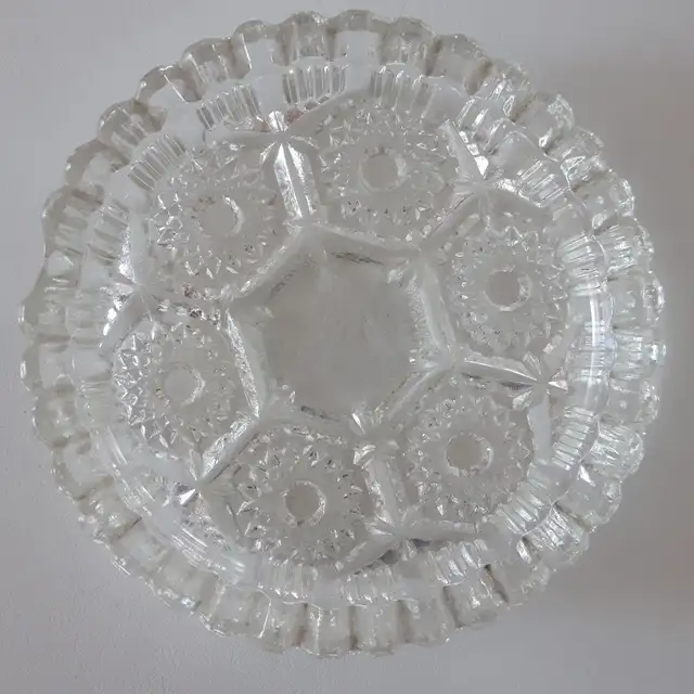 3 CONTENANTS NEUFS CUISINE CRYSTAL $10.00 CHAQUE OU $25.00 LES 3