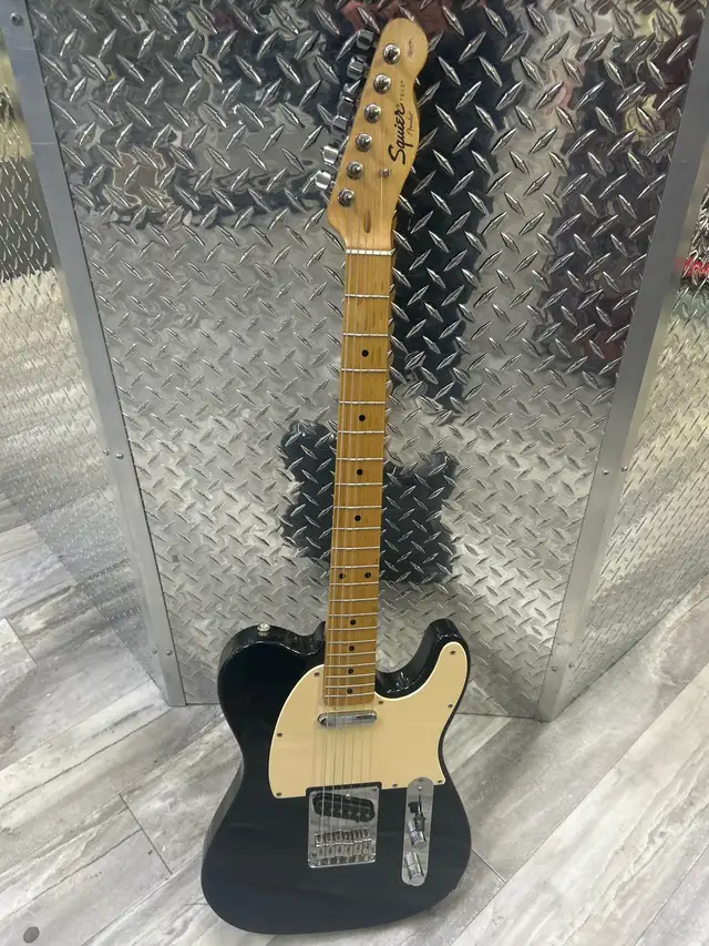 Squier Telecaster Affinity Black Electric Guitar