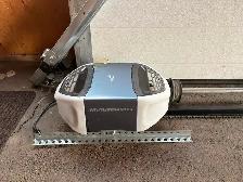 CHAMERLAIN GARAGE DOOR OPENER