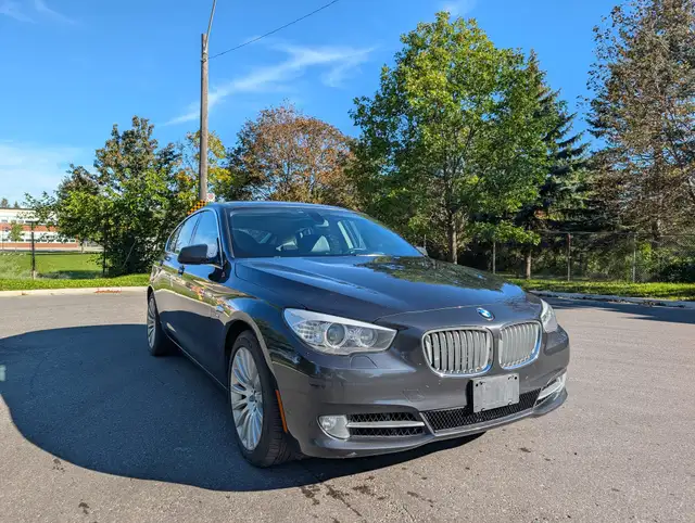 2011 BMW 5 Series Gran Turismo 550i xDrive • Accident Free Clean