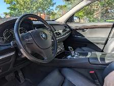 2011 BMW 5 Series Gran Turismo 550i xDrive • Accident Free Clean - Photo 9