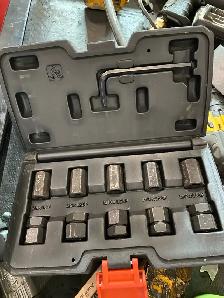 Snap-on toolbox with tools - Photo 9