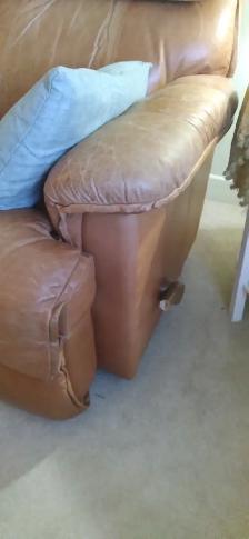 Free! Lazy Boy reclining leather couch - Photo 2