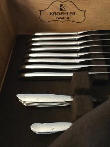 CANADIAN KROEHLER '' FAR EAST'' DINING SUITE. - Photo 5