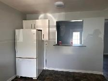 Available Now! 3-bedroom townhouse, County Park - Photo 3