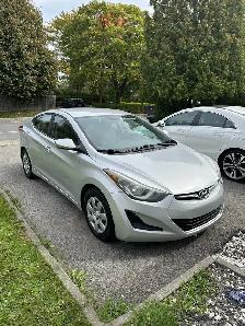 2015 Hyundai Elantra — Modèle de base (L) — Manuelle - 124000km - Photo 2