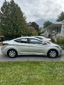 2015 Hyundai Elantra — Modèle de base (L) — Manuelle - 124000km - Photo 5