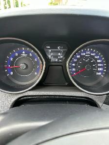 2015 Hyundai Elantra — Modèle de base (L) — Manuelle - 124000km - Photo 6