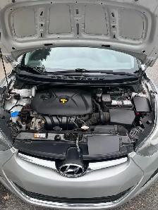 2015 Hyundai Elantra — Modèle de base (L) — Manuelle - 124000km - Photo 10