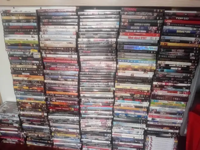 (8) DVD POUR 10$  ou 24 DVD 20$ AU CHOIX 3 MiLLE DVD