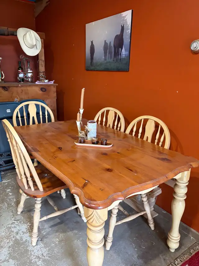 Dinning Room Table
