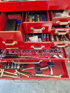 Tool Chest - Photo 6
