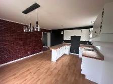 Appartement de 5 1/2 rénové et peint à louer - Photo 2
