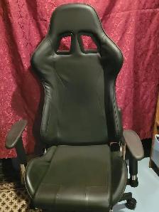 Office / Gaming Chair - Photo 2