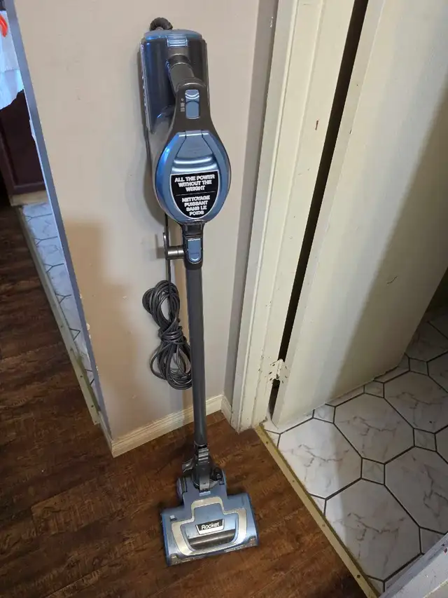 Shark Rocket Corded Ultra-Light Stick Vacuum – Great Condition!