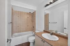 3000  sqft Detached Home in Woodland Hills, Newmarket - Photo 10