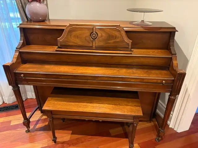 Heintzman Piano: Works perfectly