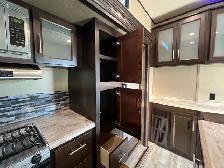 2011 Keystone Fuzion 305FZ, 12' GARAGE FULL BODY PAINT - Photo 19