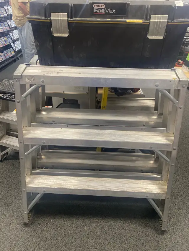 Featherlite 3703 300Lb Sawhorse @ Cashopolis!!