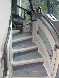 1999 MCI 56 passenger bus - Photo 9