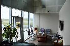 Auto Shop for Rent Near Airport – City Approved, Move-In Ready - Photo 2