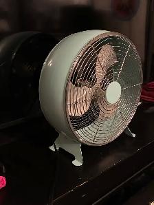 Vintage teal fan - Photo 2