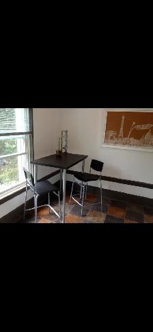 Home Shared with Students and Young Professionals: All Inclusive - Photo 3