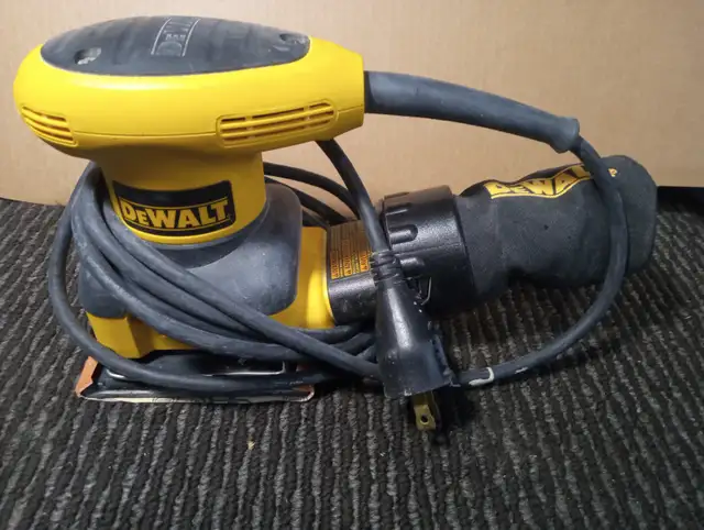 DeWalt Palm Sander