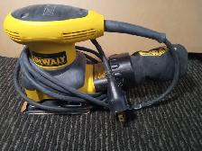 DeWalt Palm Sander
