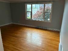 2 Bedroom second floor apartment for rent -Carling & Merivale - Photo 2