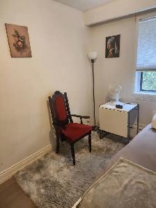 Nice furnished room, utilities WiFi parking incl Wilson-Bathurst - Photo 2