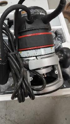 router table with 1.5 hp router - Photo 2