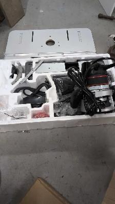 router table with 1.5 hp router