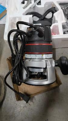 router table with 1.5 hp router - Photo 2