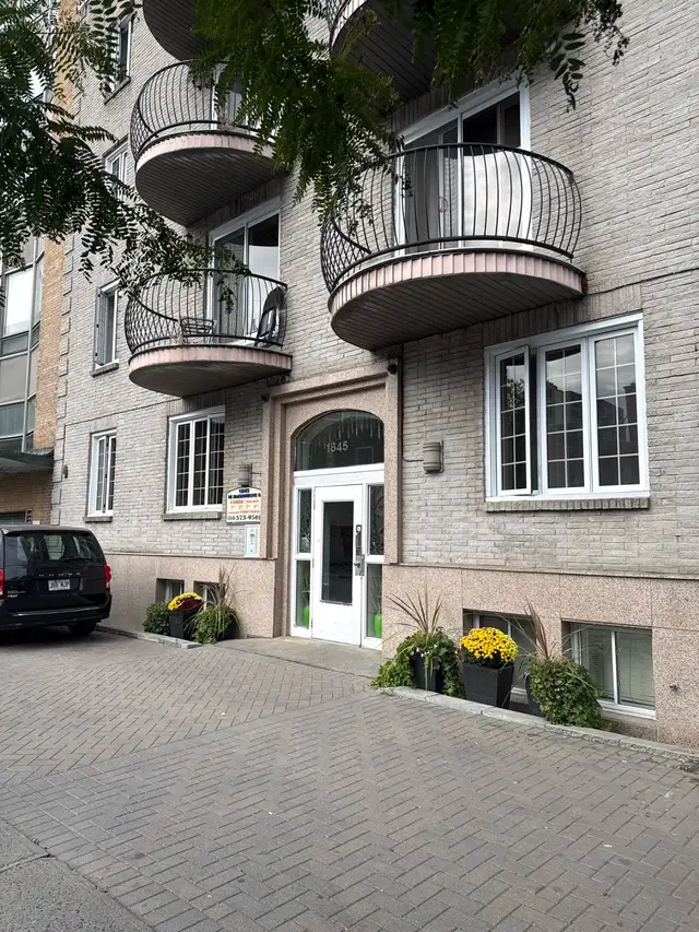 Prime Downtown Location 1-Bedroom Apt