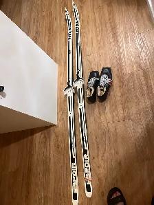 X country skis& shoes