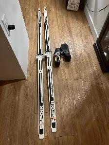 X country skis& shoes - Photo 3