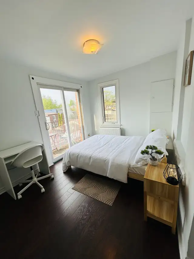Bright Private Room with Balcony – $86/day