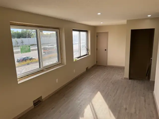 2400 ft.² shop and yard for rent on YellowHead  Snow