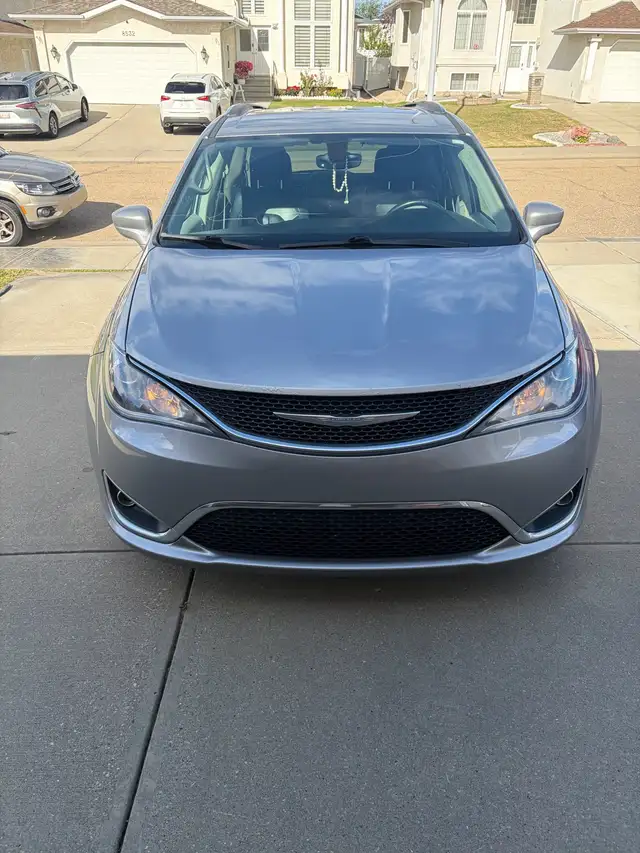 2017 Chrysler Pacifica Touring L Plus