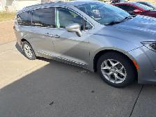 2017 Chrysler Pacifica Touring L Plus - Photo 2