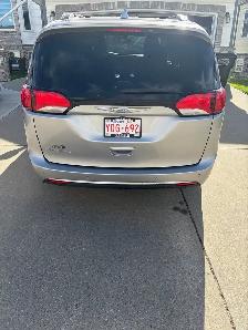 2017 Chrysler Pacifica Touring L Plus - Photo 4