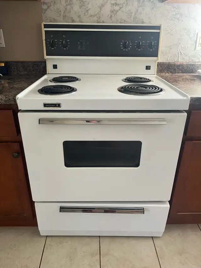 Kelvinator Electric Stove