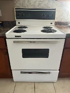 Kelvinator Electric Stove