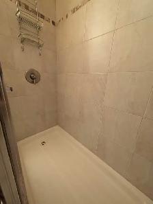 Fully furnished, shared loft w/en suite - Photo 4