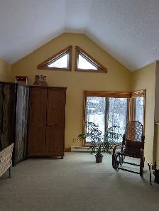 Fully furnished, shared loft w/en suite - Photo 7