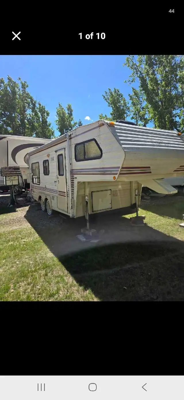 1989 21 foot Scamper 5th Wheel RV