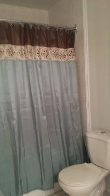 Large Furnished Master Bedroom with Private Bathroom - Orleans - Photo 4