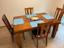 Oak dining table $700 - Photo 4